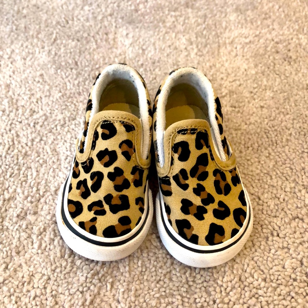 Like new Leopard Vans sz 3 infant